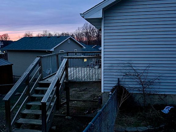 4th image of 819 Kevin Dr