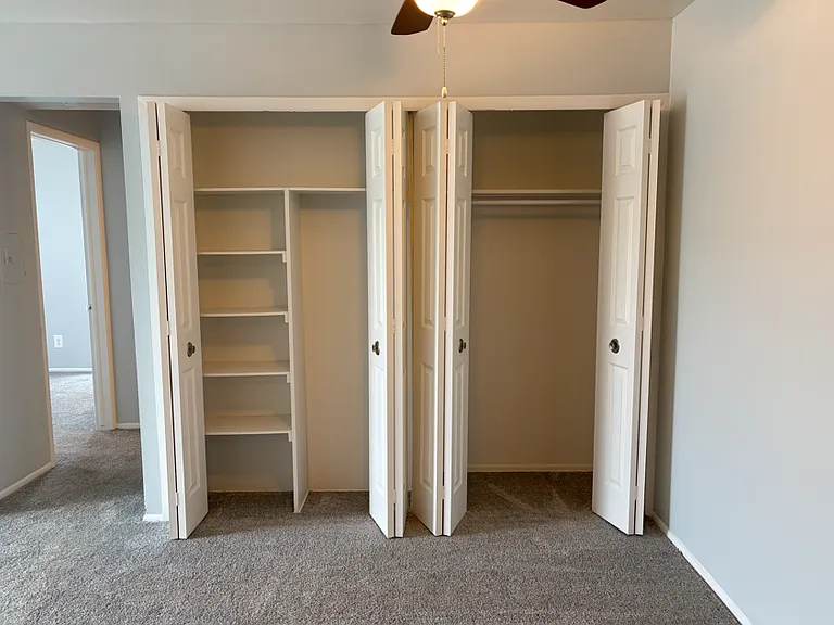 Embassy West Apartments — Photo 23