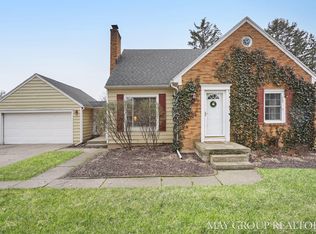 1744 Woodcliff Ave SE, Grand Rapids, MI 49506