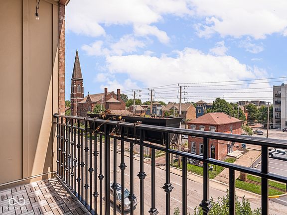 4th image of 450 E Ohio St APT 316