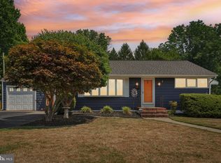 143 Lakedale Dr, Lawrence Township, NJ 08648