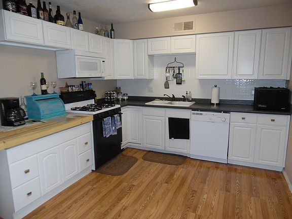 4th image of 4 Canby Ln
