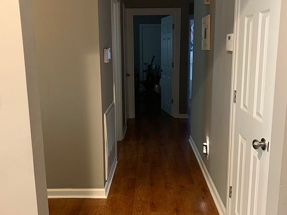 3rd image of 529 Greenhill Dr
