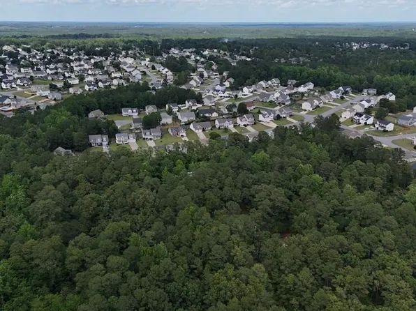Elfman Dr, Spring Lake, NC 28390