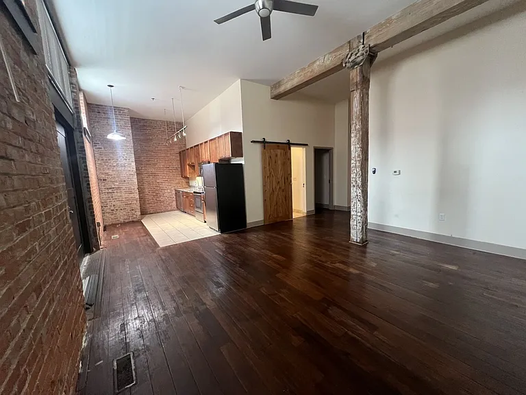 427 Pershing Ave — Photo 5