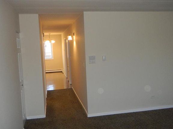 HALLWAY TO KITCHEN