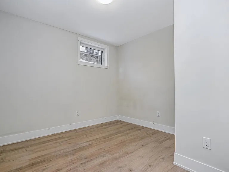 149 Henderson Ave — Photo 18
