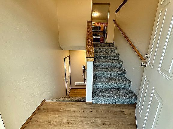 2nd image of 452 Orchard Ct