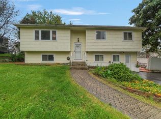 12 Harvest Hill Ln, Middletown, NY 10940