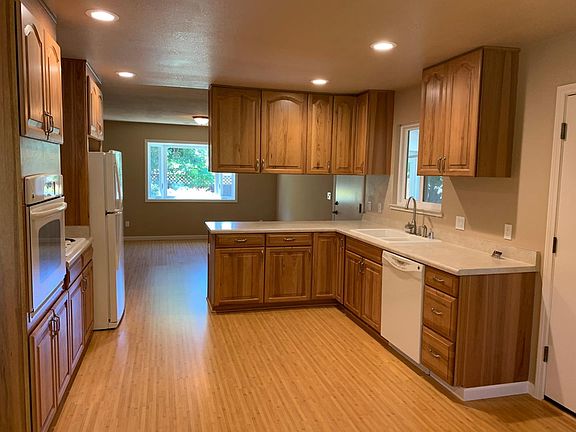 2nd image of 2046 Casa Mia Dr
