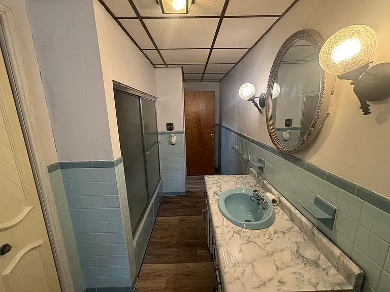 434 Katherine St — Photo 16