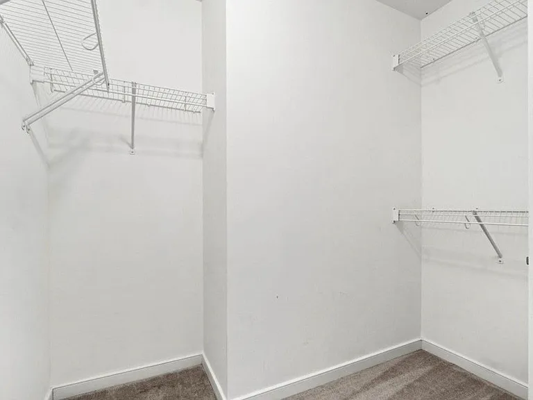 205 Monroe Point Dr — Photo 10