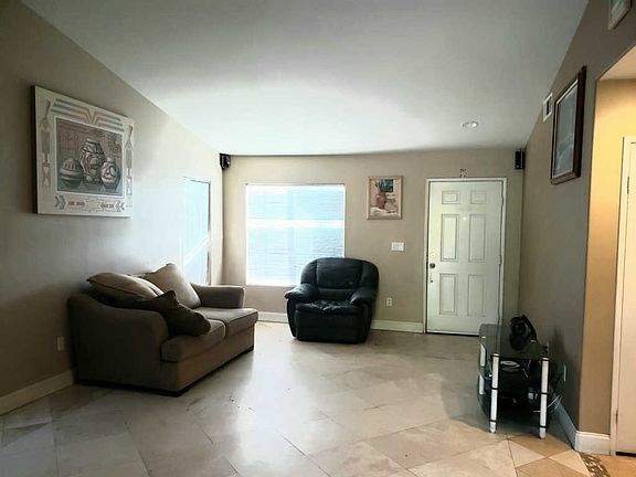 3rd image of 84368 Avenida Florabunda