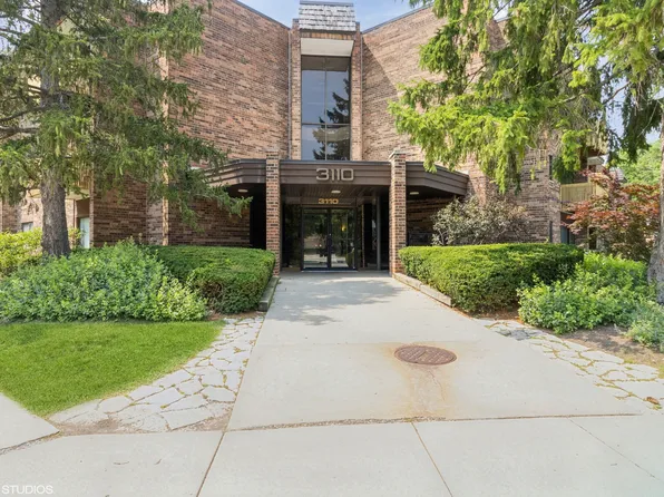 3110 Pheasant Creek Drive #110, Northbrook, IL 60062