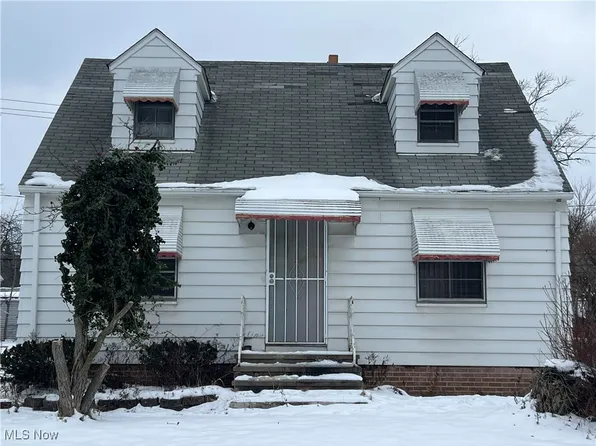 20821 Franklin Rd, Maple Heights, OH 44137