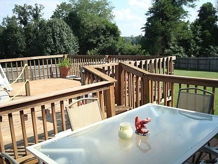 4th image of 135 Hyde Ln