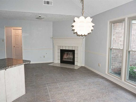 4th image of 9096 Chimneyrock Blvd