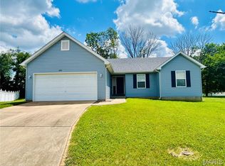 2401 Mountain Range Ct, Pacific, MO 63069