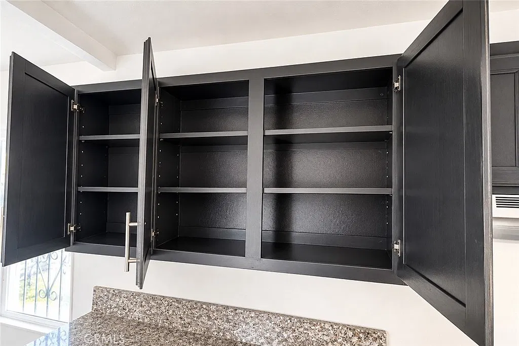 2 bed, 850 sqft, $2,650 — Photo 3