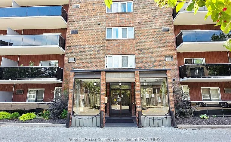 3905 Riverside Dr E #401 — Photo 2