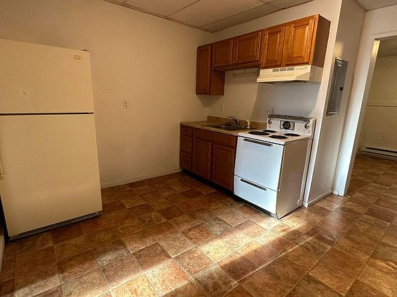 2nd image of 183 Woodmont Ave APT 9