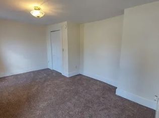 117 S Main St Unit 1, Chester, VT 05143