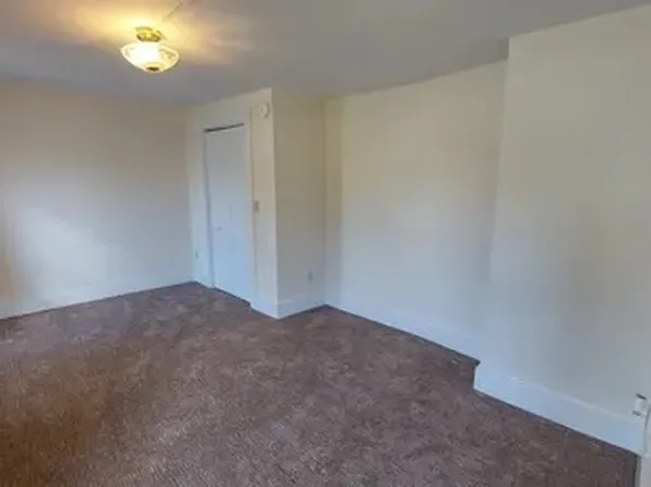 117 S Main St Unit 1, Chester, VT 05143