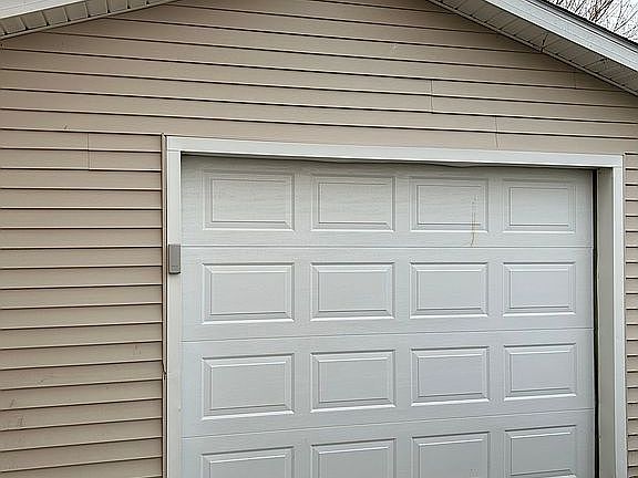 5th image of 826 E London Ave
