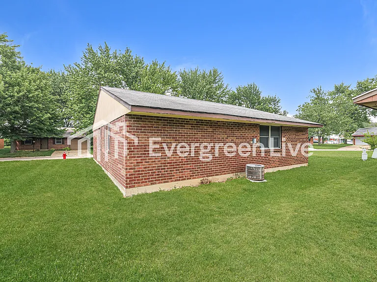 8224 Mount Charles Dr — Photo 15