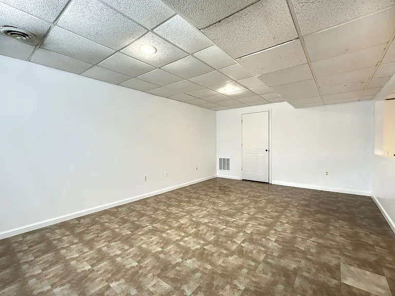 1676 Taylor Dr — Photo 26