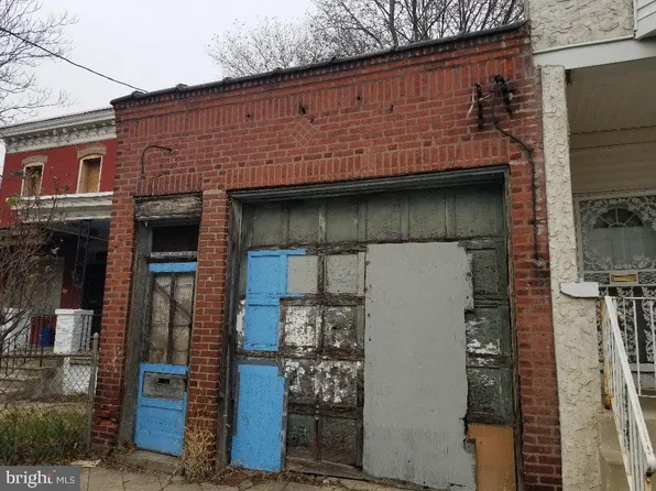 5217 1/2 Warren St, Philadelphia, PA 19131