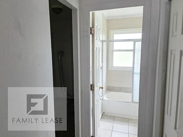 515 Saint Barbara Ln — Photo 15