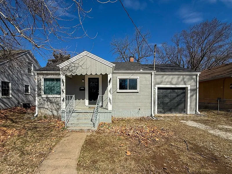 1731 W Walnut St