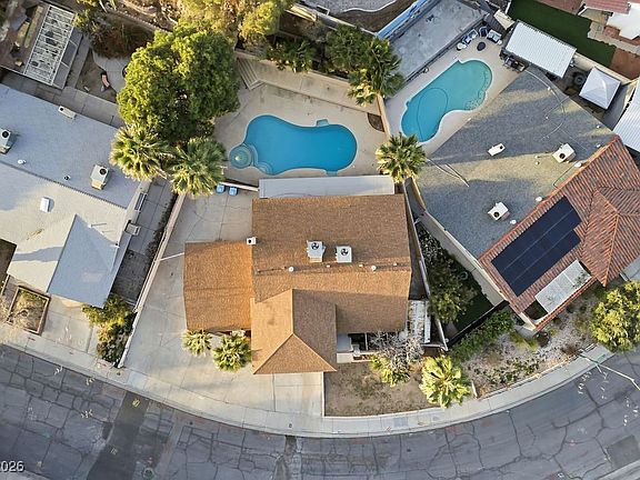 4th image of 3746 Terrace Dr