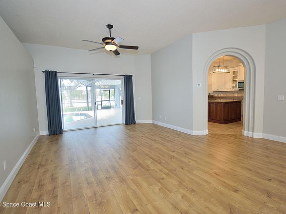 3rd image of 2220 Stone Lake Dr