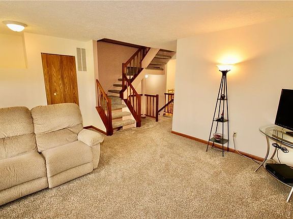 5th image of 72 Jordache Ln