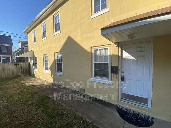 3rd image of 1115 Winchester St APT B