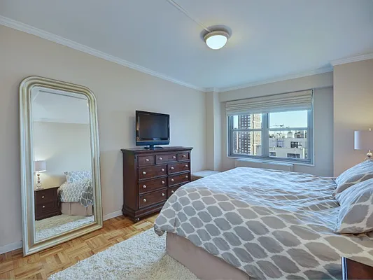 Sold by Sotheby's International Realty | media 14