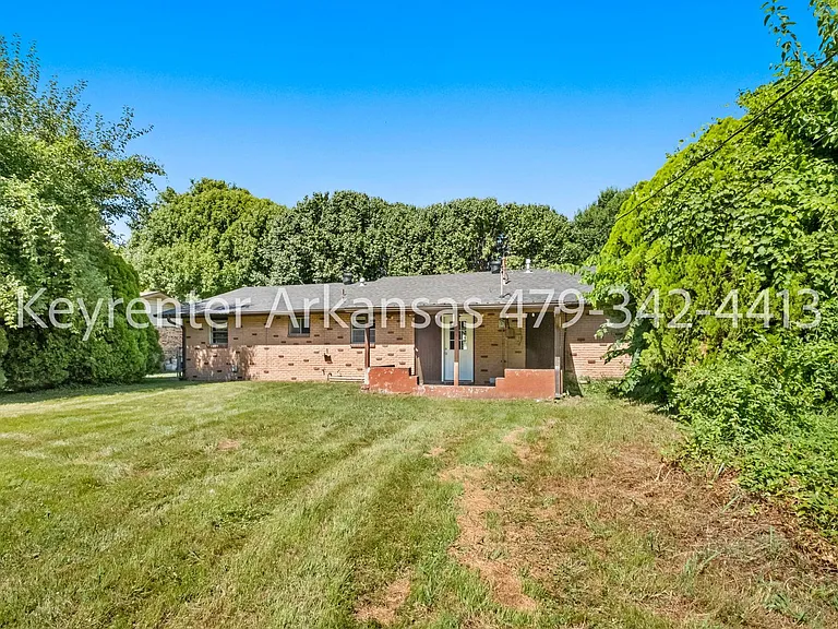 207 Carlton St — Photo 25