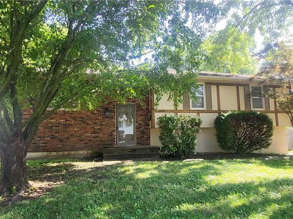 18107 E Cheyenne Dr, Independence, MO 64056