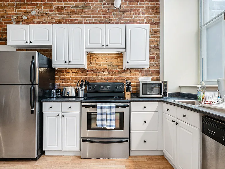 329 Johnson St #2 — Photo 3