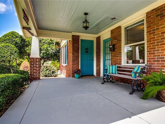 2nd image of 3331 Burlingdell Ave