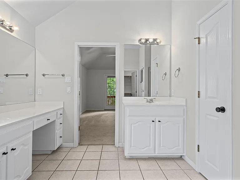 10700 Pointe View Dr — Photo 23