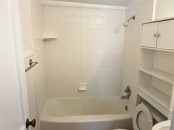 5th image of 2313 Broadway