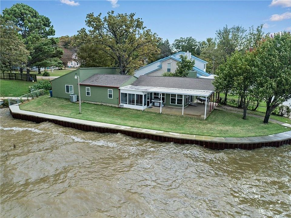 1st image of 160 Woodland Trl