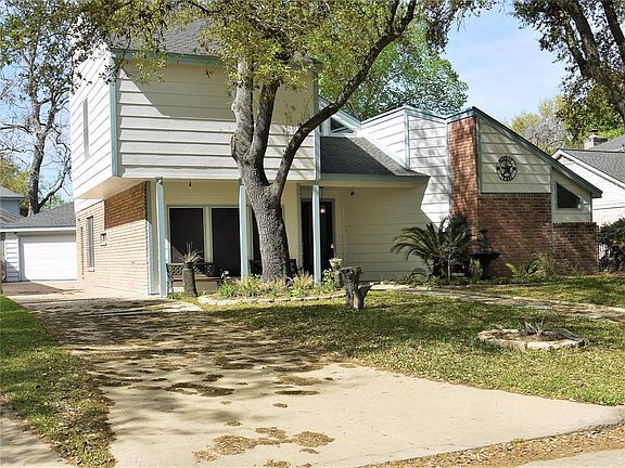 3rd image of 1214 Dominion Dr