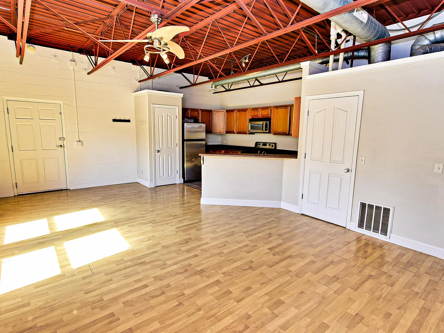 250-258 S Florissant - 252 S. Florissant Rd - Apt E — Photo 3
