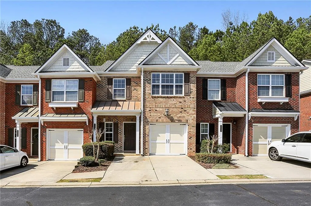 3 bed, 2.5 bath, 1596 sqft, $2,475 — Photo 1