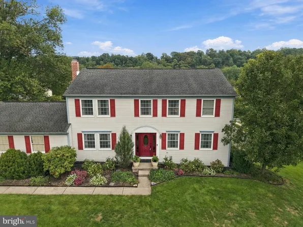 706 Carriage Ln, Mechanicsburg, PA 17050