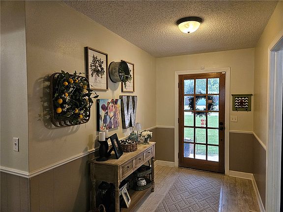 3rd image of 1418 Buena Vista Cir